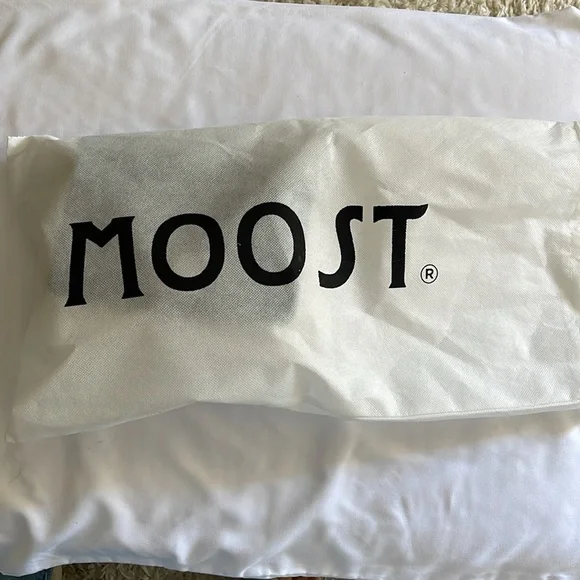 MOOST BAG Limited Edition Black Flap with Winter White Bottom & Chain Strap NWT - Picture 12 of 12